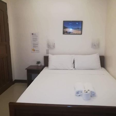 Relucio Traveller'S Pension El Nido Esterno foto